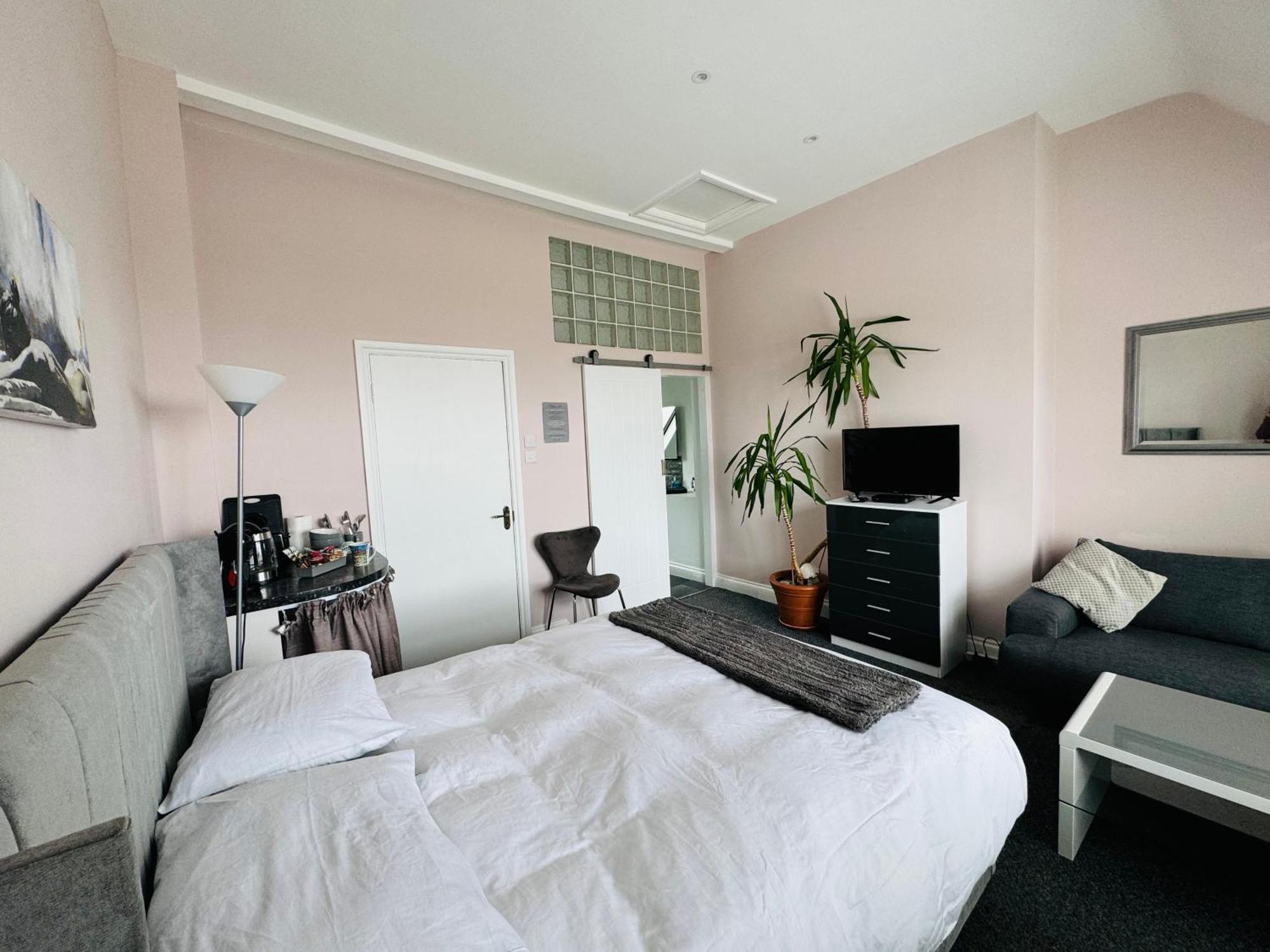 Penthouse Suite, Sea View, Close To Shops, Beach And Train St Leonards-on-Sea Ngoại thất bức ảnh